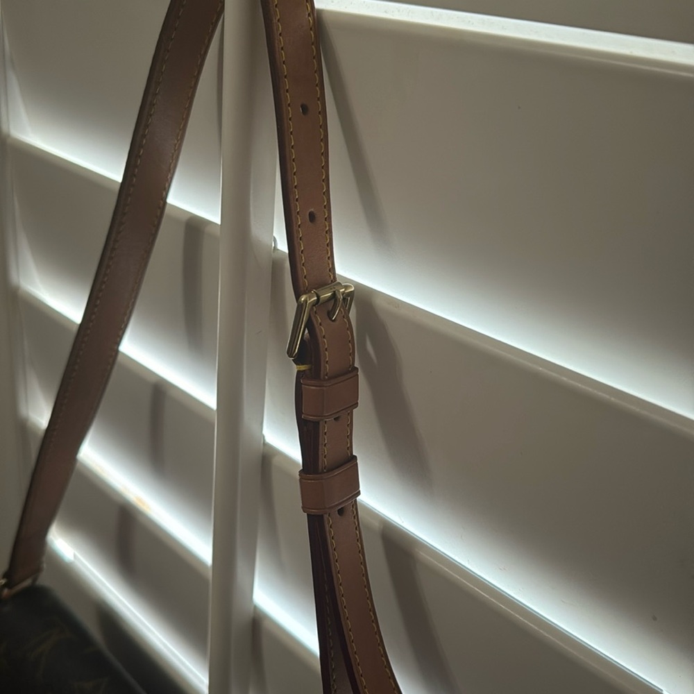 authentic LOUIS VUITTON 
 handbag🤎✨w/ dust bag ⚡️FLASH SALE! - Picture 11 of 14